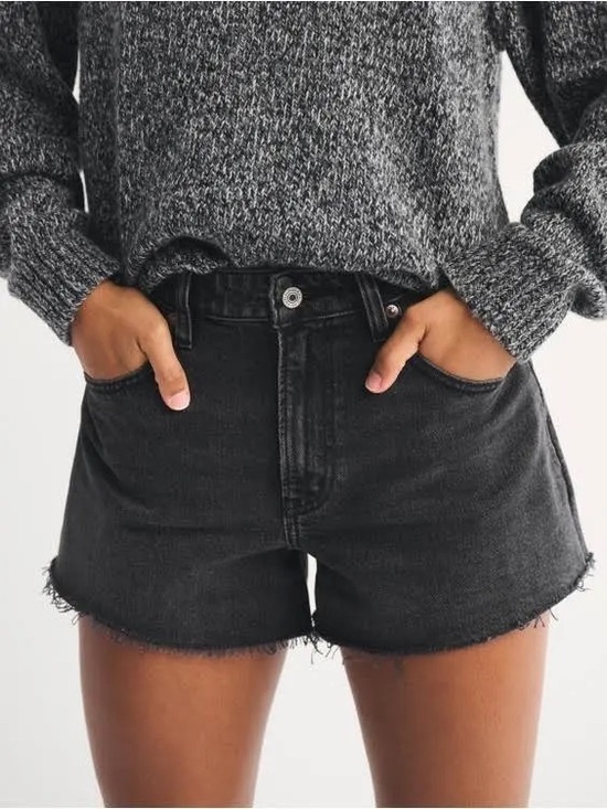 Abercrombie & Fitch Pants - Abercrombie - The 90s Relaxed Cutoff Short - High Rise - Curve Love